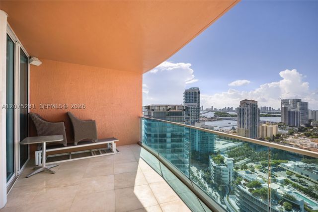 300 Pointe Dr 2806, Miami Beach, FL 33139