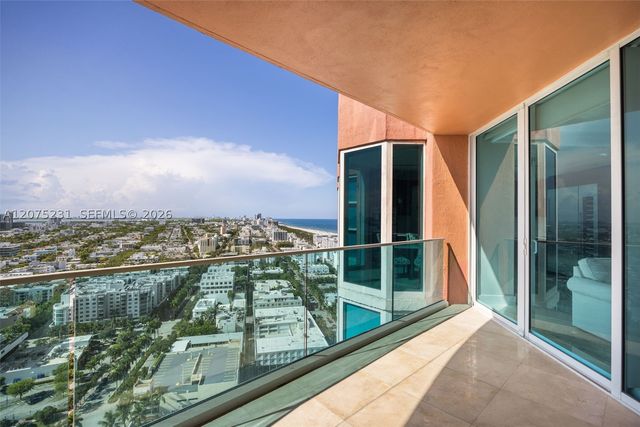 300 Pointe Dr 2806, Miami Beach, FL 33139