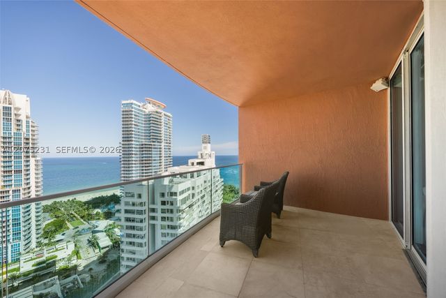 300 Pointe Dr 2806, Miami Beach, FL 33139