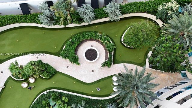 300 Pointe Dr 2806, Miami Beach, FL 33139