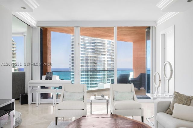 300 Pointe Dr 2806, Miami Beach, FL 33139