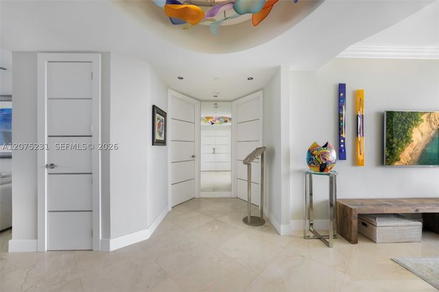 300 Pointe Dr 2806, Miami Beach, FL 33139