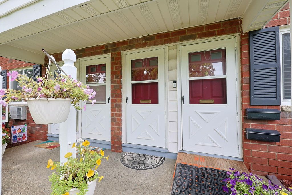 29 Manor Drive 29, Cornwall, NY 12518 — photo 2