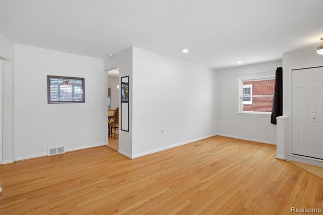 1621 Walnut Street, Dearborn, MI 48124