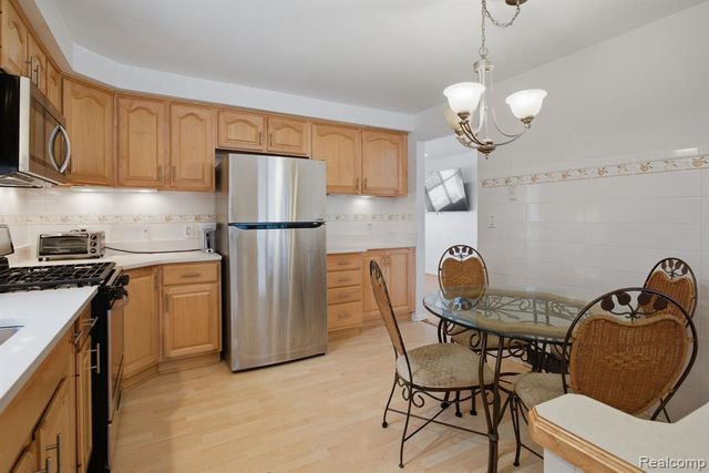 1621 Walnut Street, Dearborn, MI 48124