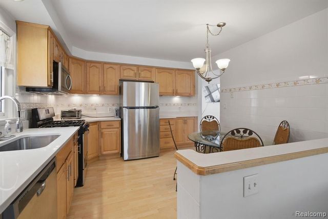 1621 Walnut Street, Dearborn, MI 48124