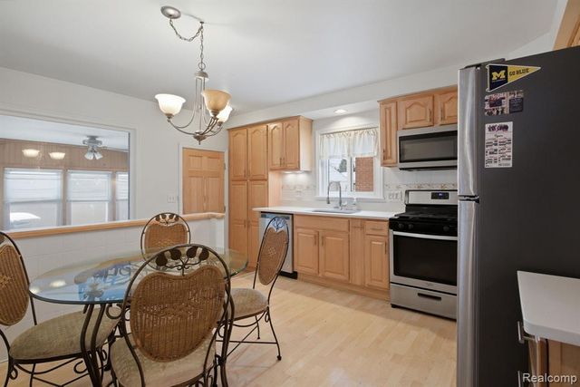 1621 Walnut Street, Dearborn, MI 48124