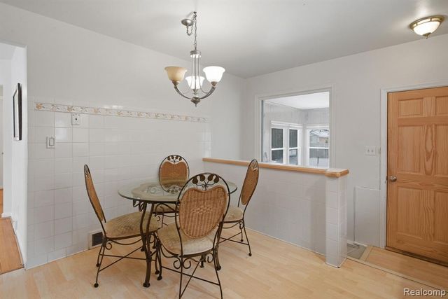 1621 Walnut Street, Dearborn, MI 48124