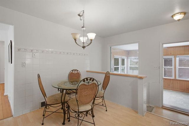 1621 Walnut Street, Dearborn, MI 48124