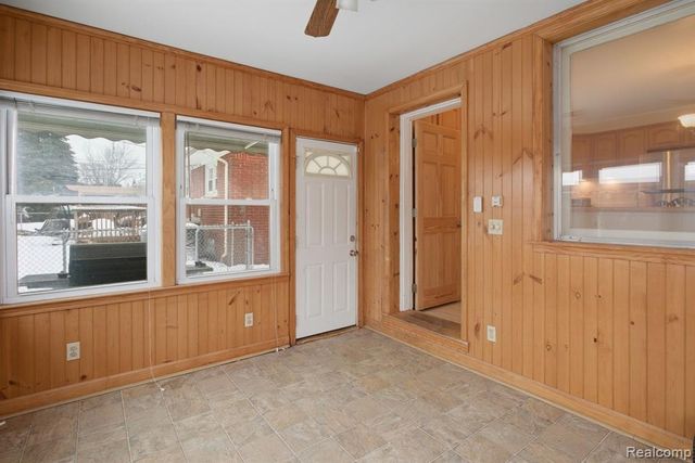 1621 Walnut Street, Dearborn, MI 48124