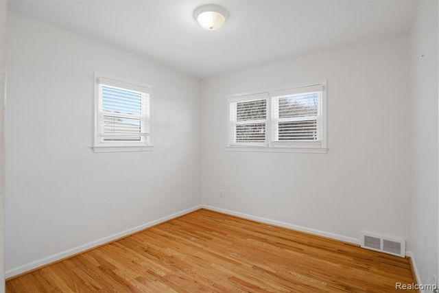 1621 Walnut Street, Dearborn, MI 48124