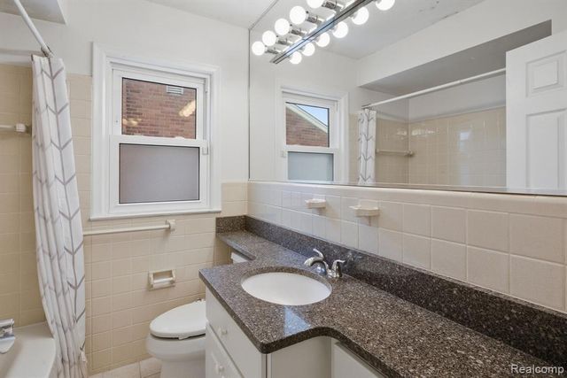 1621 Walnut Street, Dearborn, MI 48124