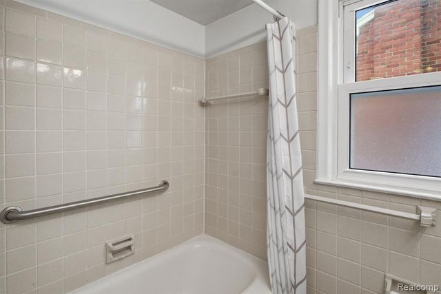 1621 Walnut Street, Dearborn, MI 48124