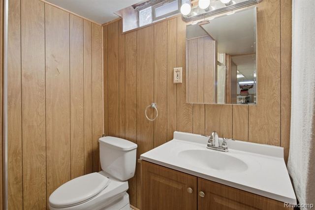 1621 Walnut Street, Dearborn, MI 48124