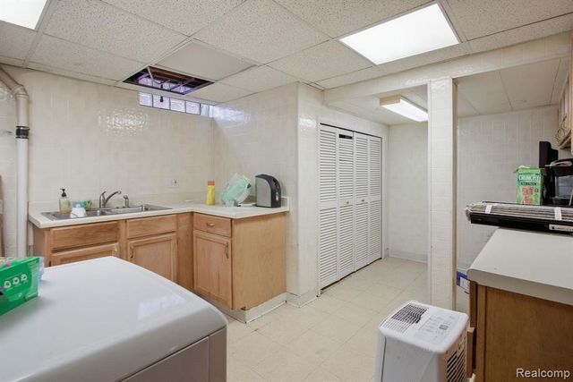 1621 Walnut Street, Dearborn, MI 48124