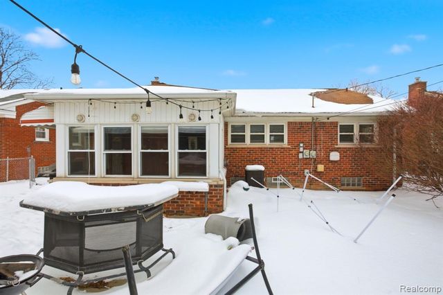 1621 Walnut Street, Dearborn, MI 48124