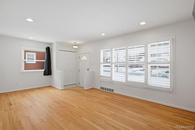 1621 Walnut Street, Dearborn, MI 48124