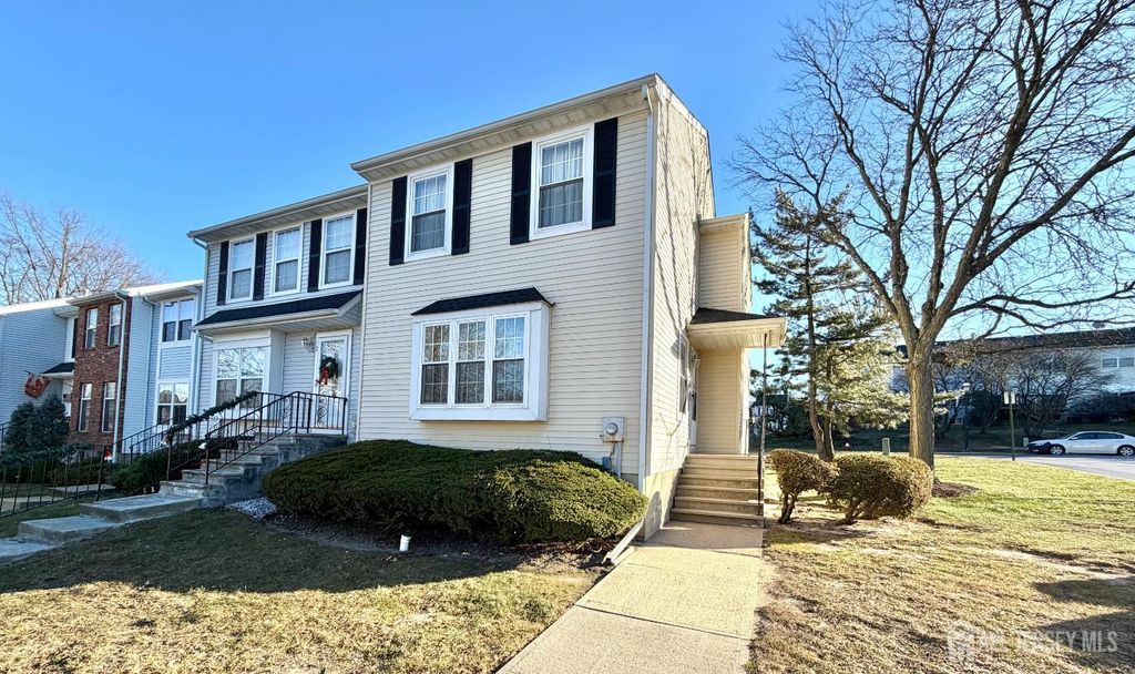 1 Gwizdak Court, Sayreville, NJ 08872