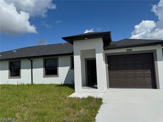 2206 Hogan DR, Lehigh Acres, FL 33973