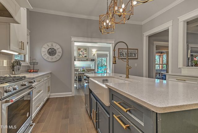 1624 Conestoga Pass, Johnson City, TN 37601