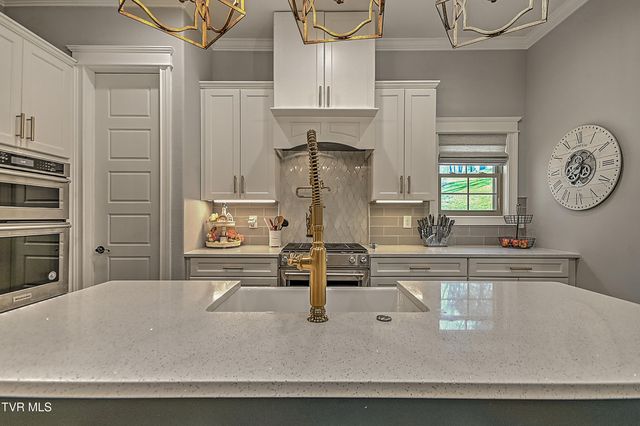 1624 Conestoga Pass, Johnson City, TN 37601