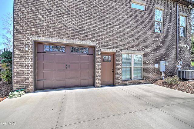1624 Conestoga Pass, Johnson City, TN 37601