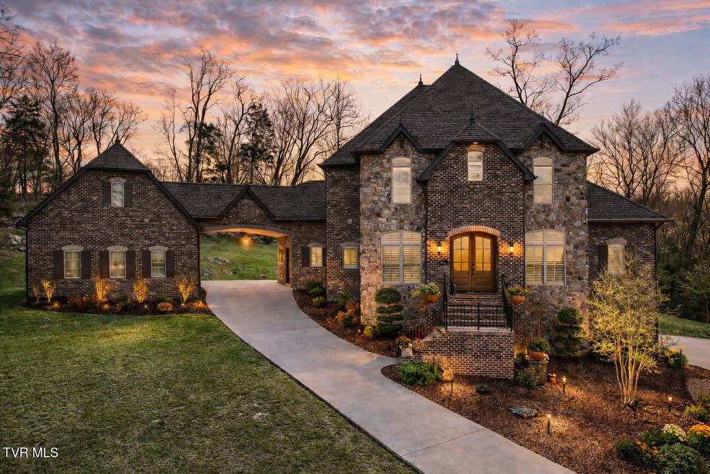 1624 Conestoga Pass, Johnson City, TN 37601