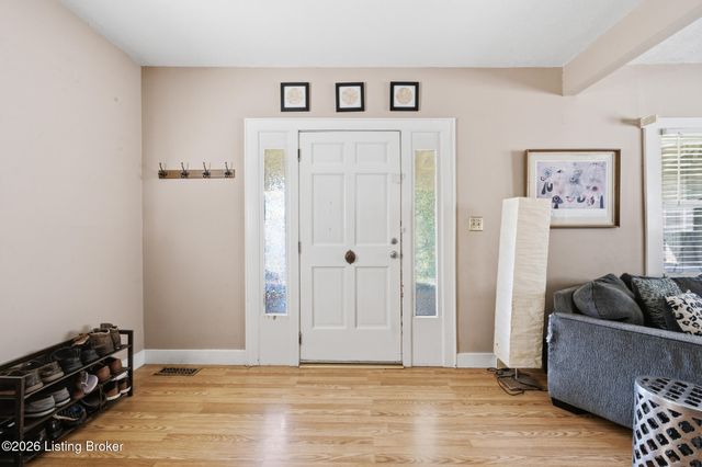609 E Barbee Ave, Louisville, KY 40217