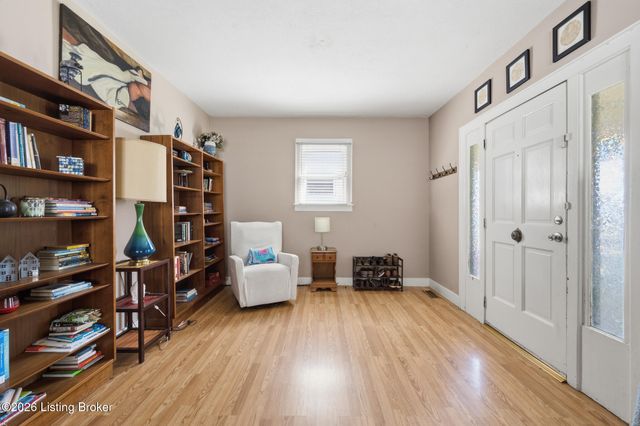 609 E Barbee Ave, Louisville, KY 40217