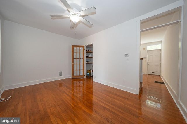 872 LECOUNT, Philadelphia, PA 19130