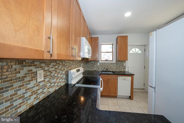872 LECOUNT, Philadelphia, PA 19130