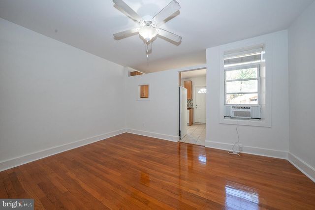 872 LECOUNT, Philadelphia, PA 19130