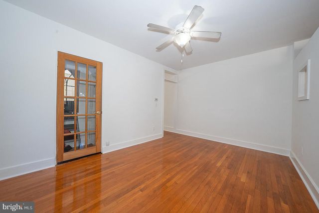872 LECOUNT, Philadelphia, PA 19130