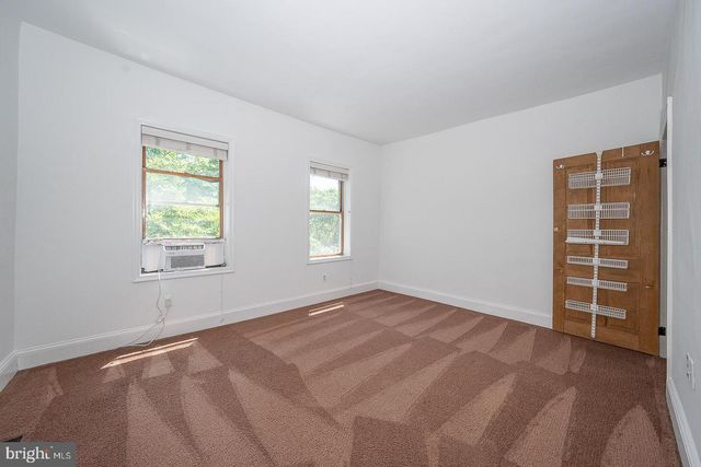 872 LECOUNT, Philadelphia, PA 19130