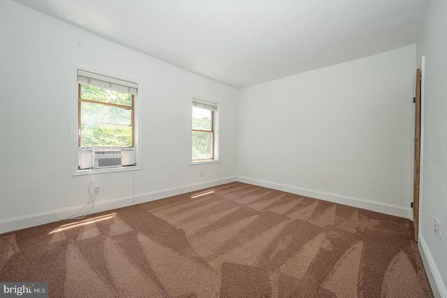 872 LECOUNT, Philadelphia, PA 19130