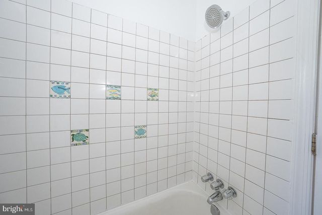 872 LECOUNT, Philadelphia, PA 19130