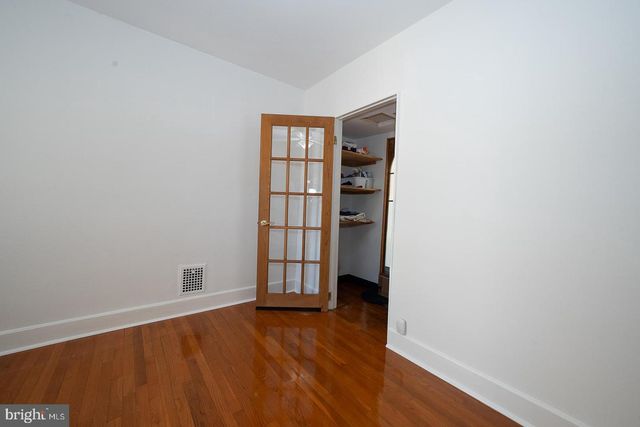 872 LECOUNT, Philadelphia, PA 19130