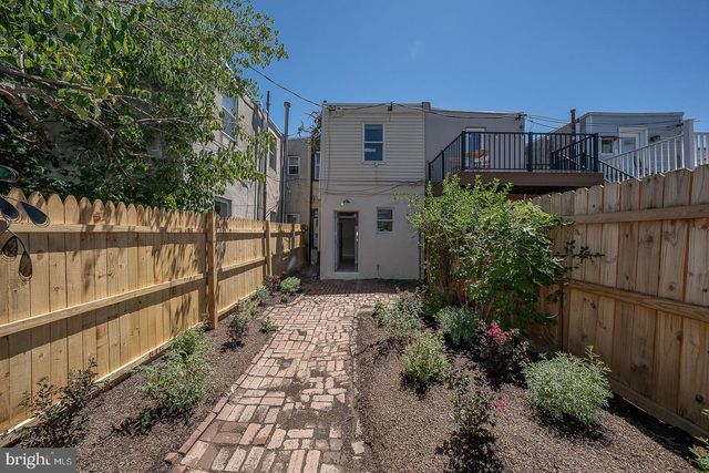 872 LECOUNT, Philadelphia, PA 19130
