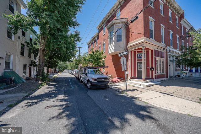 872 LECOUNT, Philadelphia, PA 19130