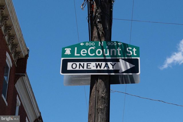 872 LECOUNT, Philadelphia, PA 19130