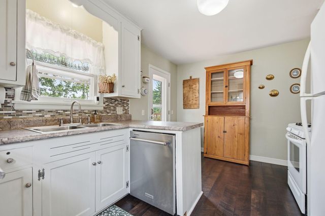 757 Nebraska Avenue W, Saint Paul, MN 55117