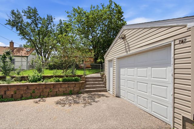 757 Nebraska Avenue W, Saint Paul, MN 55117