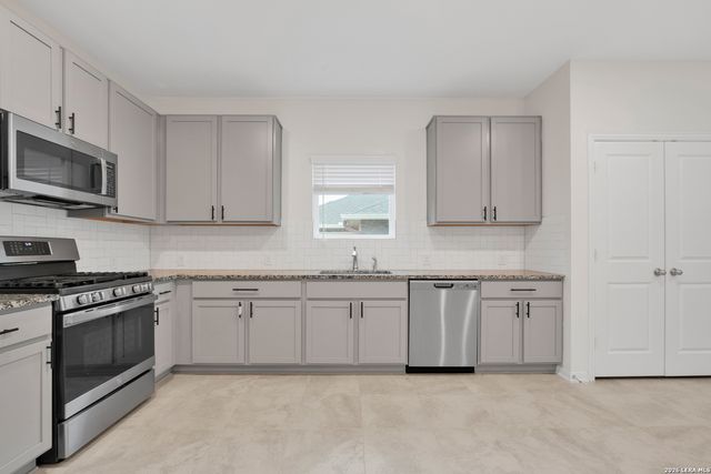 144 Foxhound Path, San Antonio, TX 78253