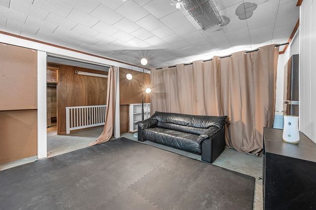 399 Union St, Leominster, MA 01453