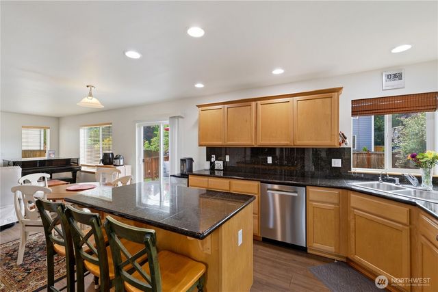 5208 NE 8th Court, Renton, WA 98059