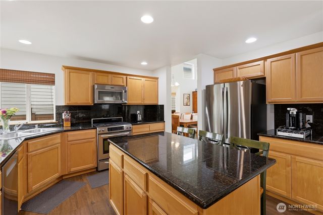 5208 NE 8th Court, Renton, WA 98059
