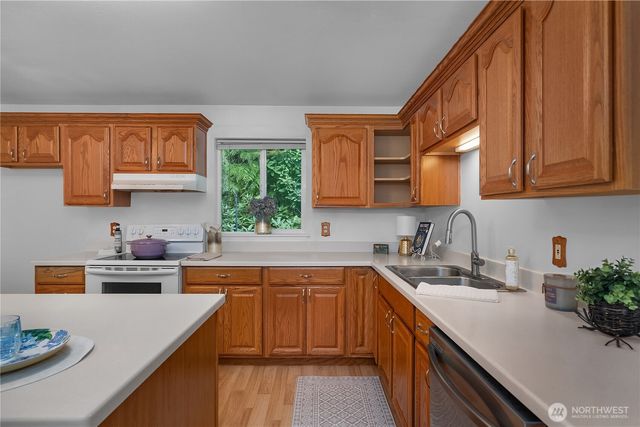 5534 Steamboat Island Road, Olympia, WA 98502