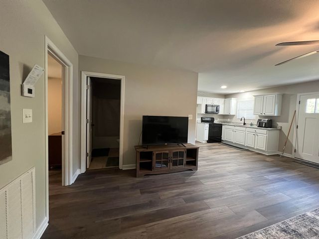 1304 Gray Street, Benton, AR 72015