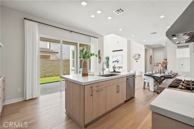 251 Brackens, Lake Forest (el Toro), CA 92630