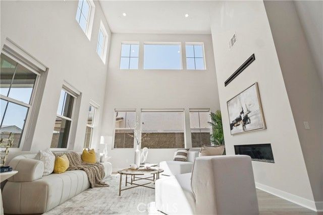 251 Brackens, Lake Forest (el Toro), CA 92630